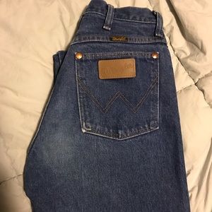 Vintage high wasted wrangler jeans